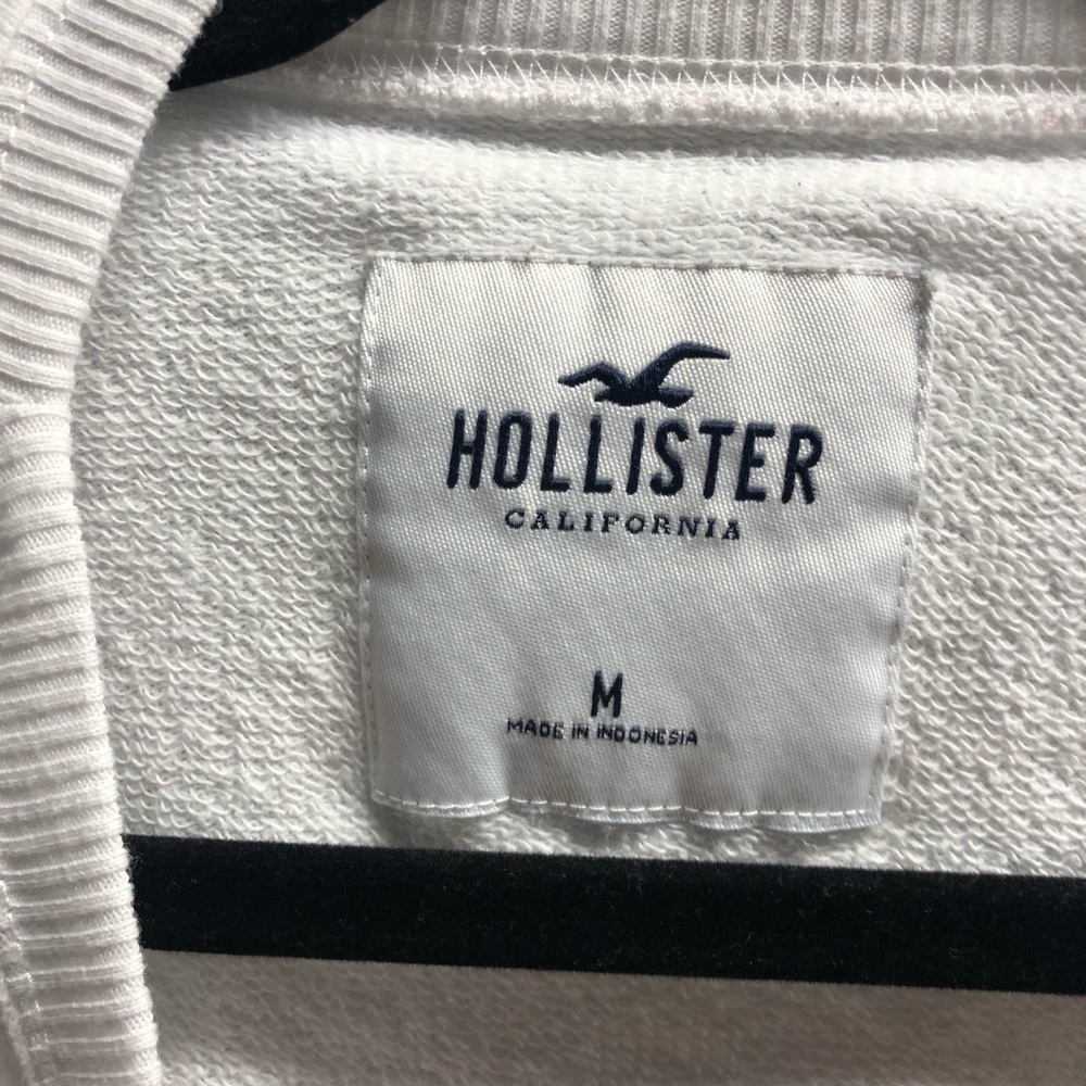 Hollister Womens Cropped Crewneck Sweatshirt Embroidered Butterflies White/Blue - Picture 3 of 4